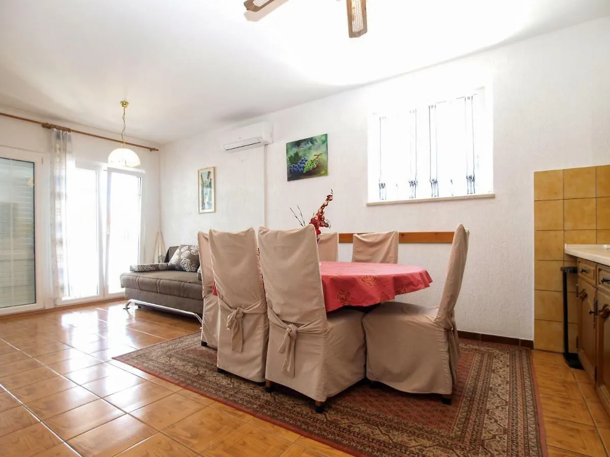 Apartments Kati 692 Premantura